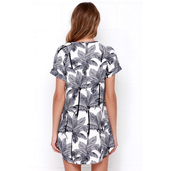 Lulu’s • Going, Going Palm Dress - Picture 8 of 8